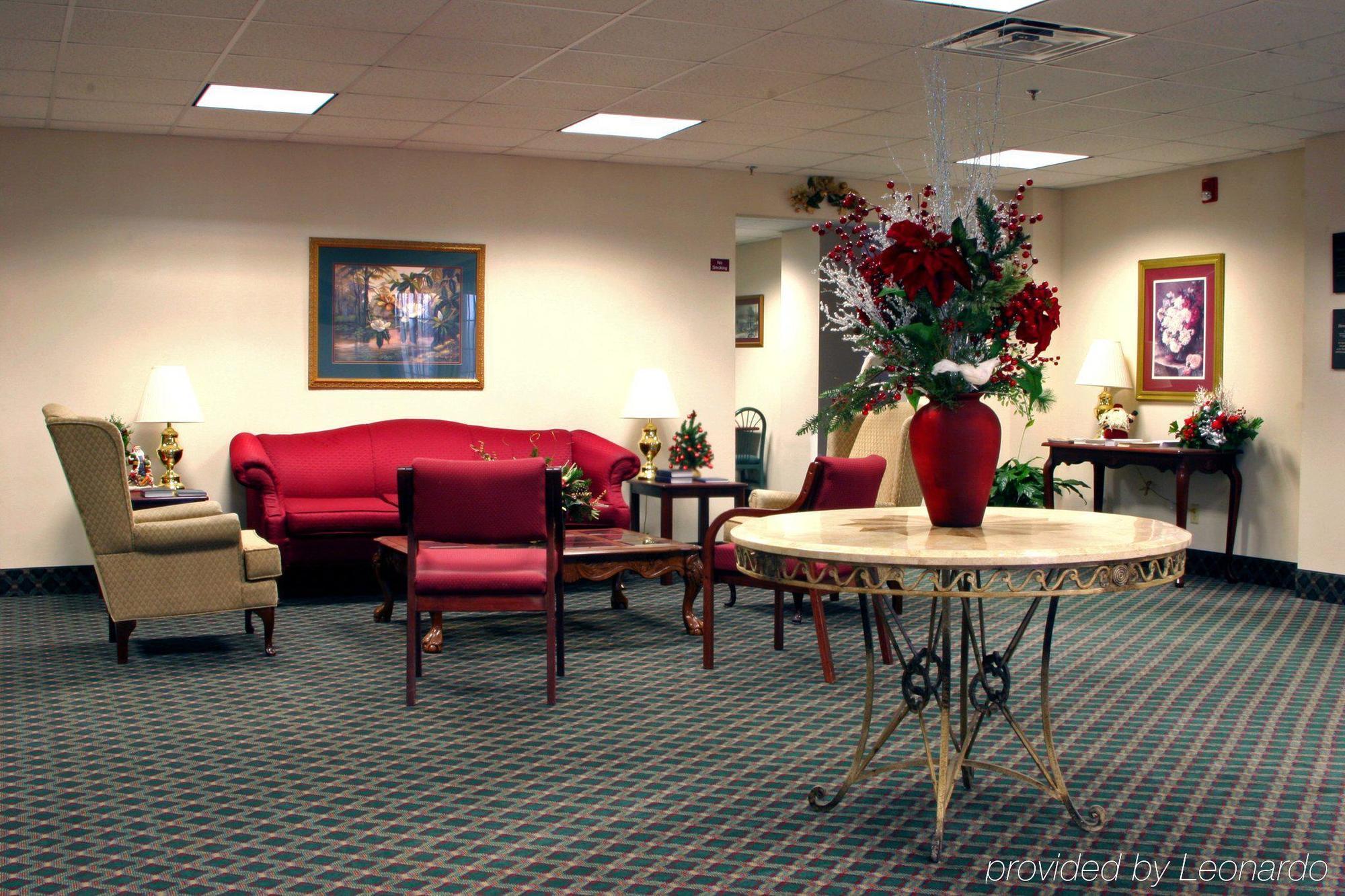 Collins Inn & Suites Інтер'єр фото